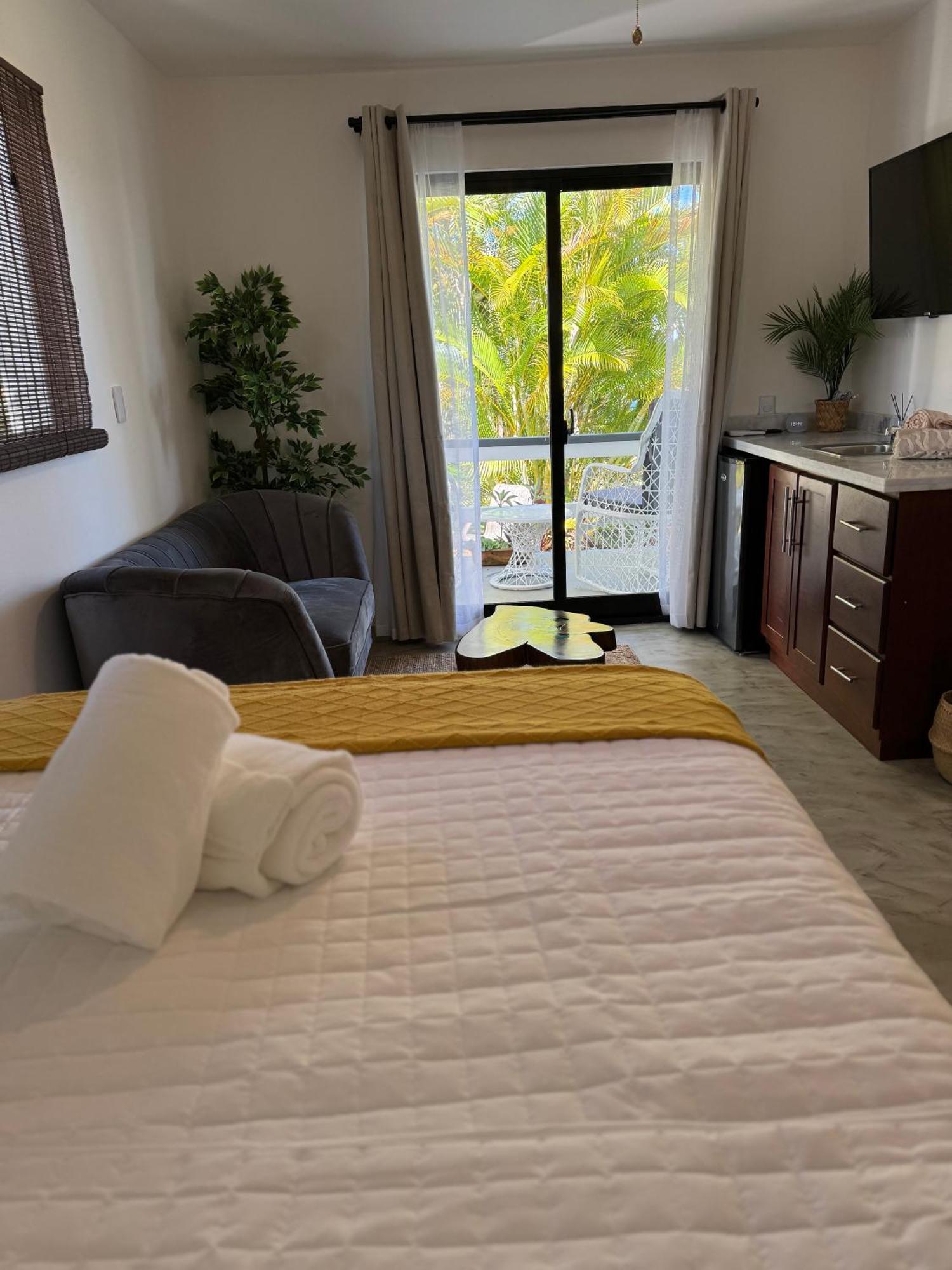 Catalina, Cabrera Oceanview Multi 2 Bd 2 Bath Condo Units With Balcony And Pool Eksteriør bilde